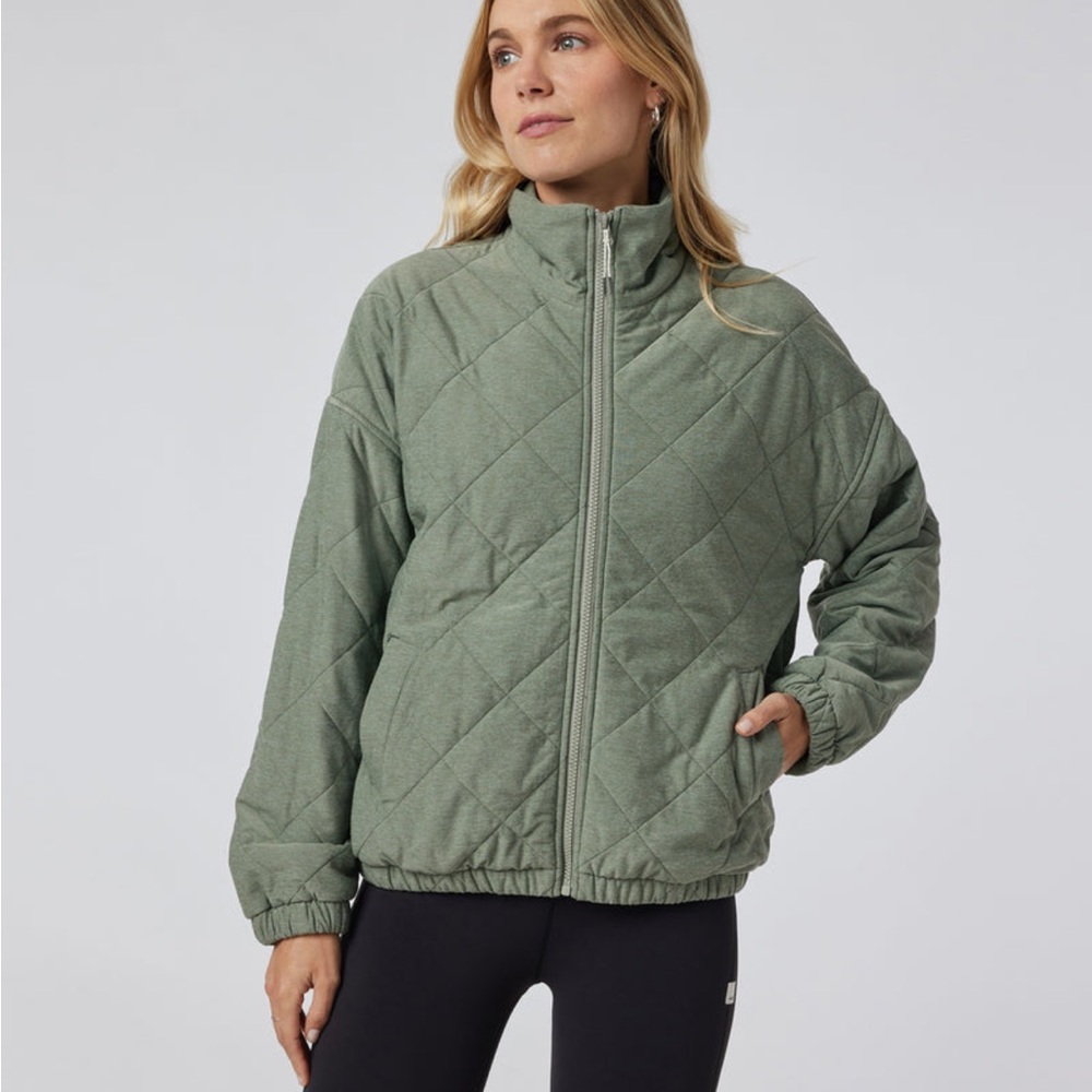 Vuori Halo Insulated Jacket in Pistachio